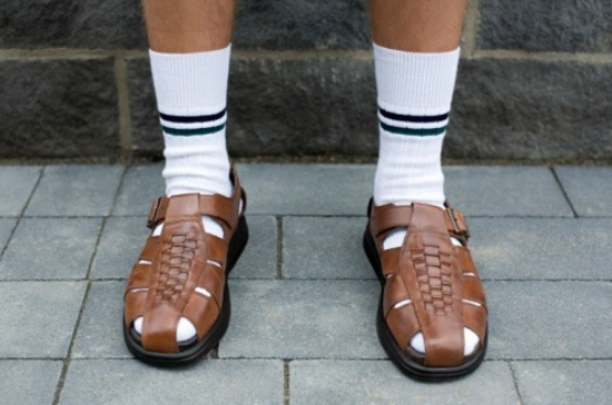 fashion faux pas - 3 Sandals and Socks - Fashion Faux-Pas That Men Must Avoid
