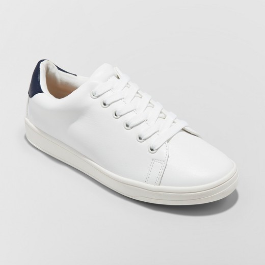 White Sneakers essential shoes - White Sneakers - Essential Shoes Every Women Should Have &#8211; 2018