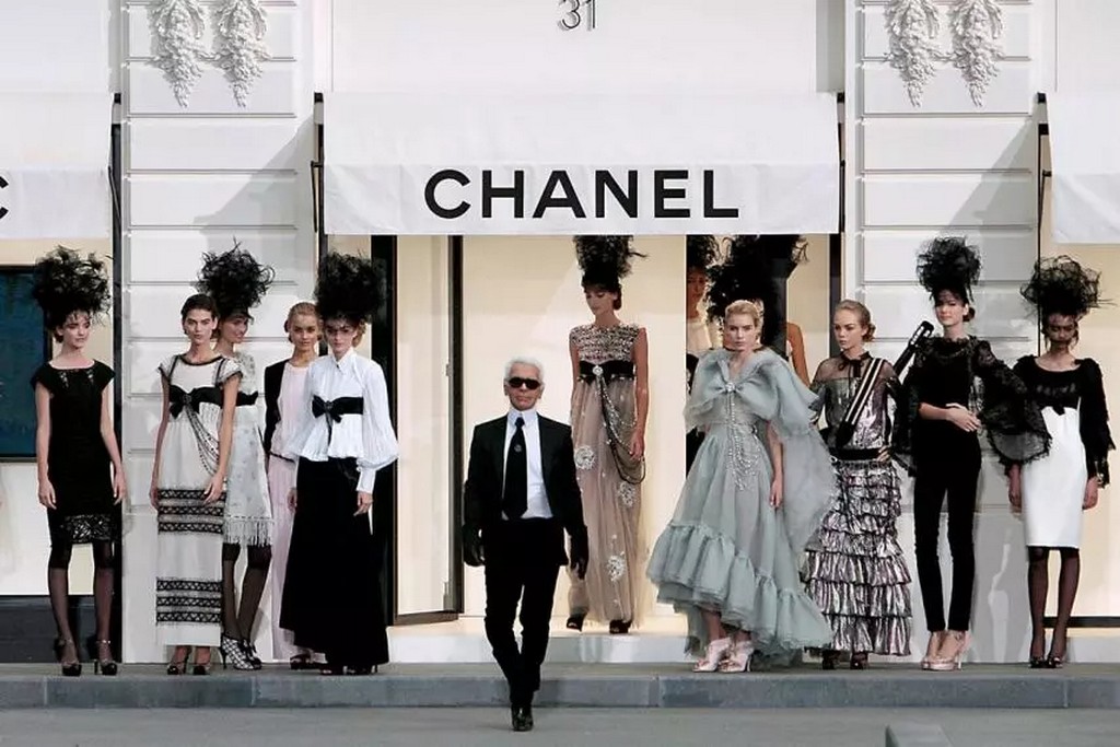 How Karl Lagerfeld Changed The Face Of 20th Century Fashion