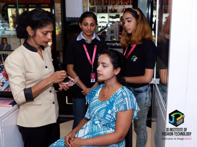 women’s day styling at centre square mall - WOMEN   S DAY STYLING AT CENTRE SQUARE MALL KOCHI 9 1024x762 640x480 - WOMEN’S DAY STYLING AT CENTRE SQUARE MALL &#8211; KOCHI