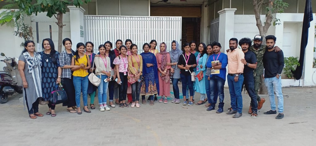 SKL Exports – Industry Visit by JD Institute of Fashion Technology skl exports - students group with HR - SKL Exports – Industry Visit  by JD Institute of Fashion Technology, Cochin