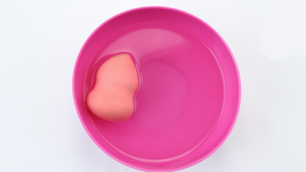 Cleaning A Beauty Blender: 4 Methods That Work! cleaning a beauty blender - Cleaning A Beauty Blender 4 Methods That Work 3 - Cleaning A Beauty Blender: 4 Methods That Work!  