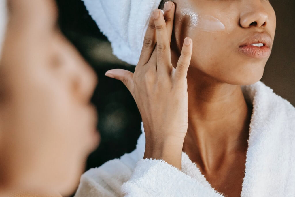 Facial steaming 5 right ways to cleanse and hydrate your skin facial steaming - Facial steaming 5 right ways to cleanse and hydrate your skin 2 - Facial steaming: 5 right ways to cleanse and hydrate your skin