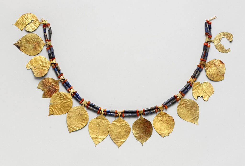 Necklaces – A brief history
