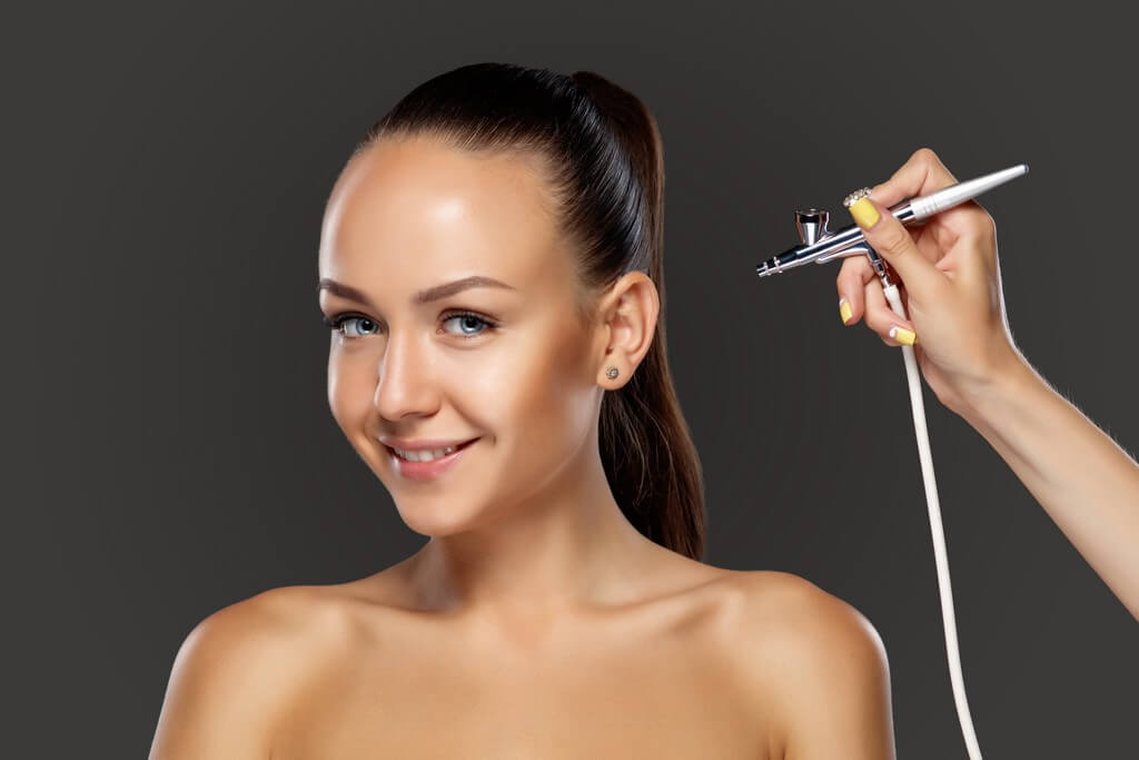 AirBrush Makeup: What Are The Benefits? airbrush makeup - AirBrush Makeup What Are The Benefits 8 - AirBrush Makeup: What Are The Benefits?