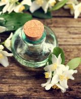 Benefits of jasmine oil for hair
