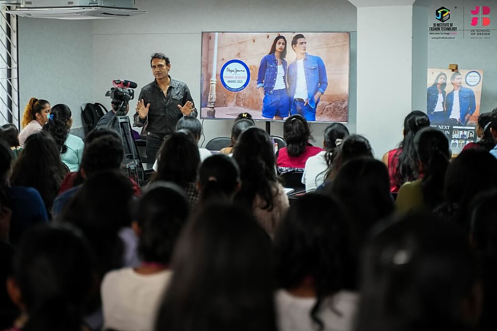 Seminar by Marc Robinson about by Pepe Jeans Fashion Design Awards 2023 pepe jeans - Seminar by Marc Robinson about by Pepe Jeans Fashion Design Awards 2023 1 - Seminar by Marc Robinson about by Pepe Jeans Fashion Design Awards 2023   