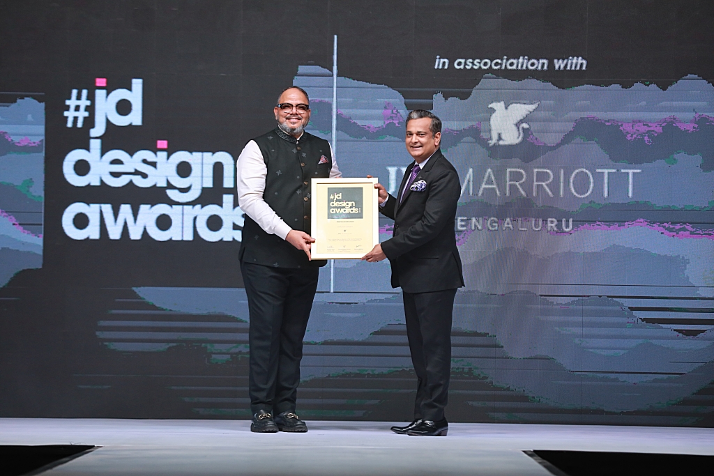 Mr Nealesh Dalal Managing Trustee JD School of Design and JD Institute of Fashion Technology with Mr Gaurav Sinha Hotel Manager JW Marriott Hotel Bengaluru jd design awards - Mr - JD Design Awards and JW Marriott Hotel Bengaluru come together for Young Fashion Designers
