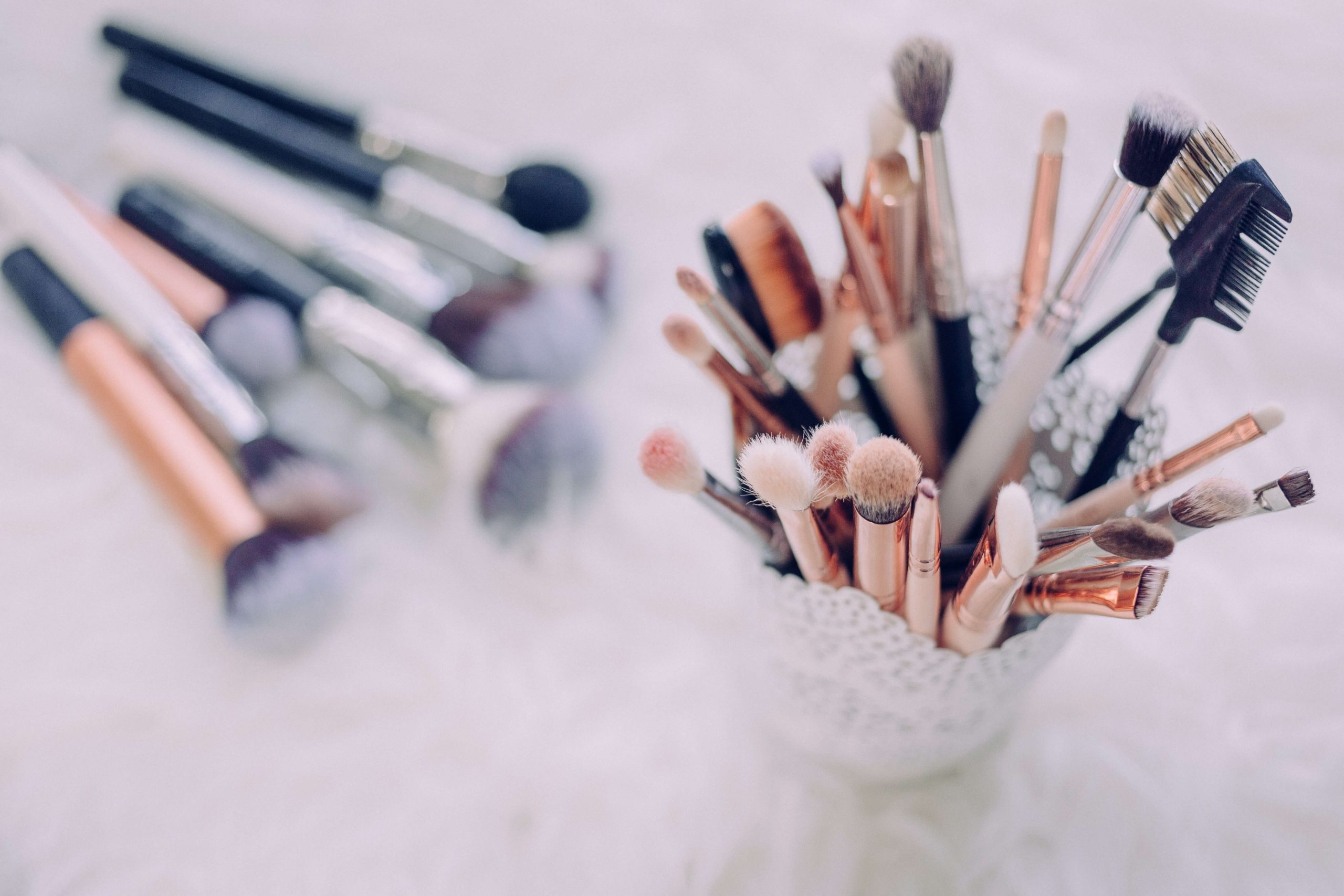 Different Types of Makeup Brushes A Complete Guide (3) different types of makeup brushes - Different Types of Makeup Brushes A Complete Guide 3 scaled - Different Types of Makeup Brushes: A Complete Guide