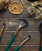 Different Types of Makeup Brushes A Complete Guide thumbnail