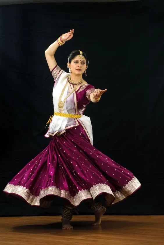 Drapes in India Through Dance Forms Unraveling the Elegance (1)