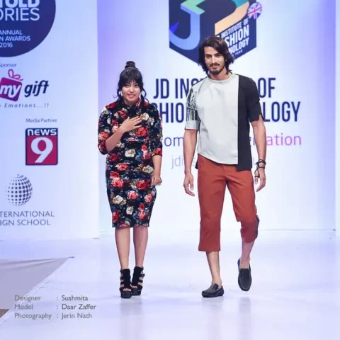 JD Annual Design Awards 2016 – Untold Stories : “CRINKLE STROKE” Designer : Sushmita Photography : Jerin Nath