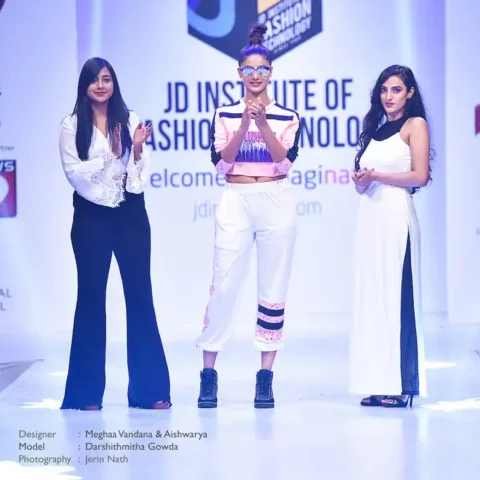 JD Annual Design Awards 2016 – Untold Stories : “MAKE A MOVE” Designer : Meghaa Vandana & Aishwarya Gunjal Photography : Jerin Nath