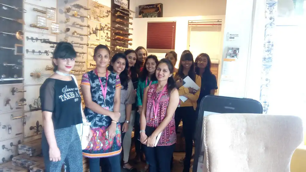 Floating Walls Store Visit : Batch of Diploma in Interior Design