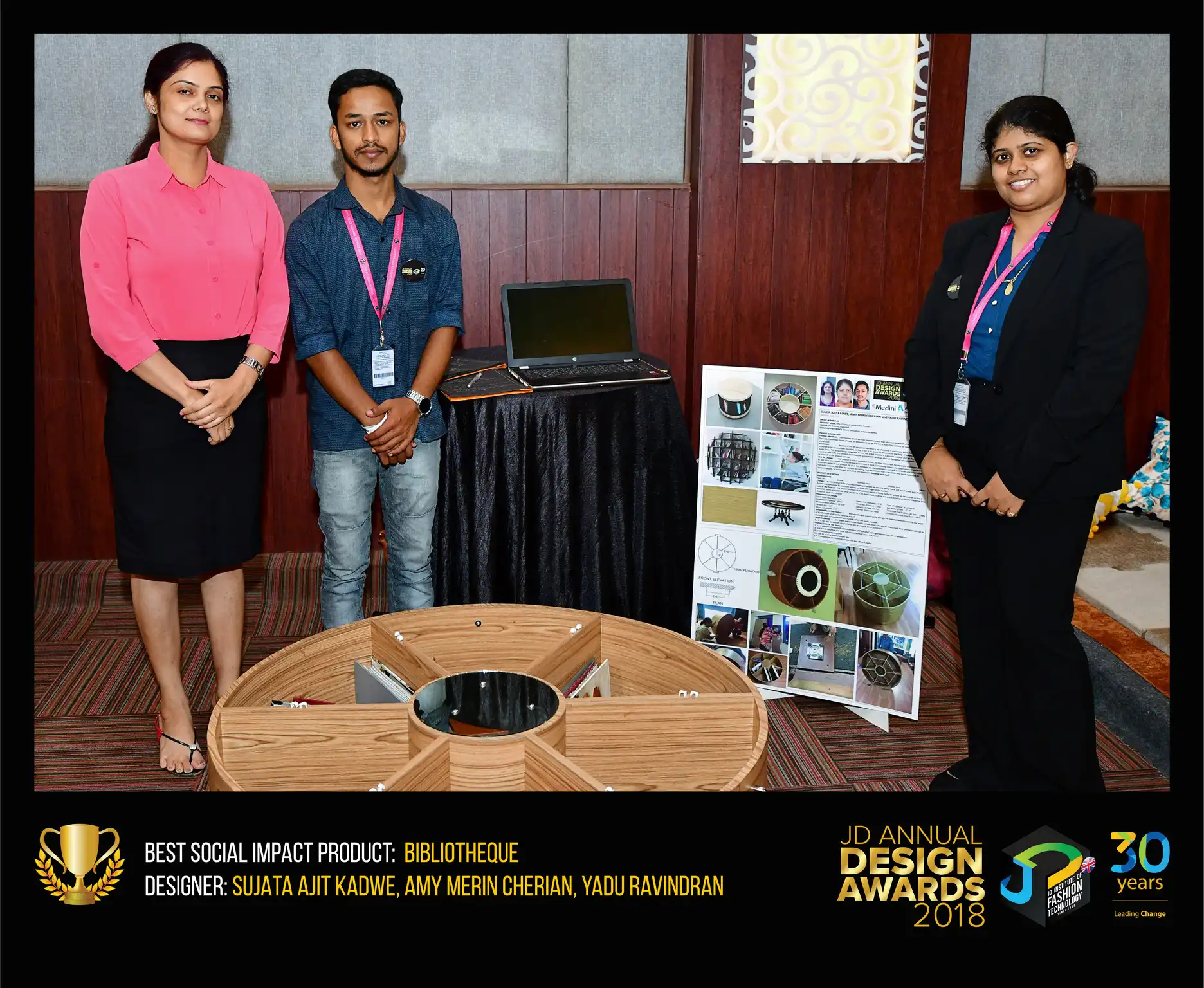 BIBLIOTHEQUE Door – Change – JD Annual Design Awards 2018 | Designer: SUJATA AJIT KADWE, AMY MERIN CHERIAN, YADU RAVINDRAN | Photography : Jerin Nath (@jerin_nath) bibliotheque - Bibliotheque - BIBLIOTHEQUE- Change – JD Annual Design Awards 2018
