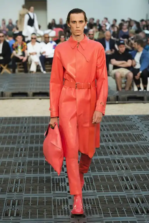 LIVING CORAL – PANTONE COLOUR FOR 2019