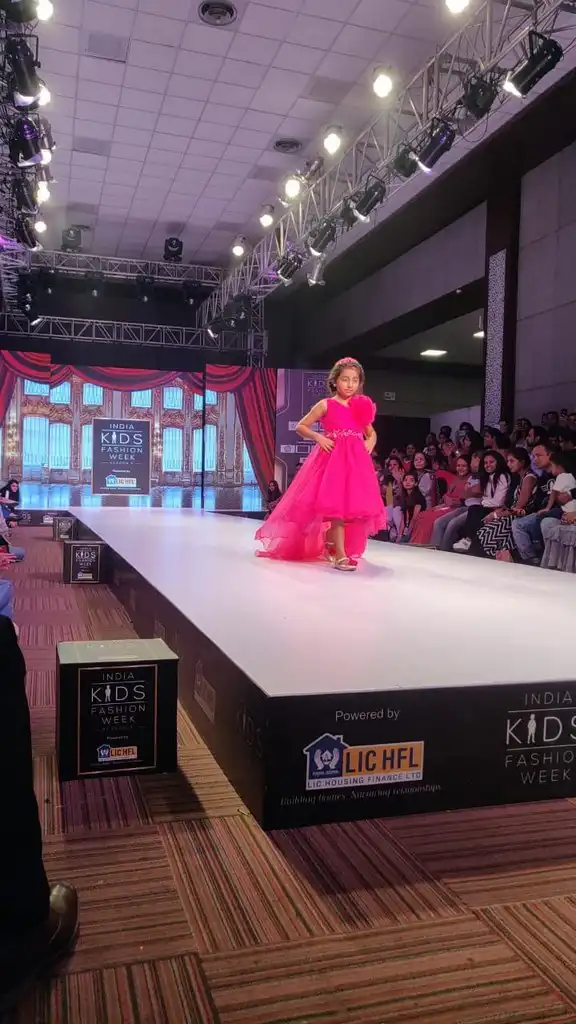 INDIA KIDS FASHION WEEK 2019 india kids fashion week 2019 - kids show 1 - JEDIIIANS VOLUNTEER AT INDIA KIDS FASHION WEEK 2019