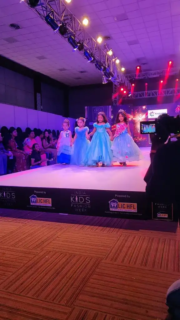 INDIA KIDS FASHION WEEK 2019 india kids fashion week 2019 - kids show - JEDIIIANS VOLUNTEER AT INDIA KIDS FASHION WEEK 2019