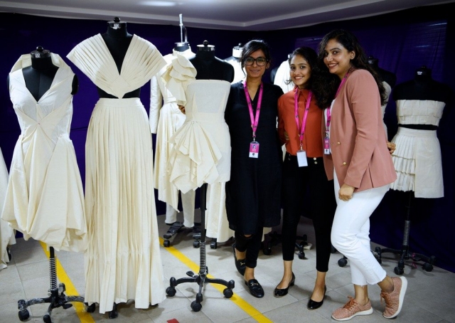 _DSC0505 draping - DSC0505 1024x726 640x480 - THE FINE ART OF FASHION DRAPING – FROM CONCEPT TO CREATION