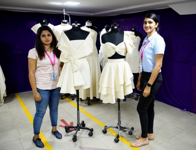 _DSC0516 draping - DSC0516 640x480 - THE FINE ART OF FASHION DRAPING – FROM CONCEPT TO CREATION