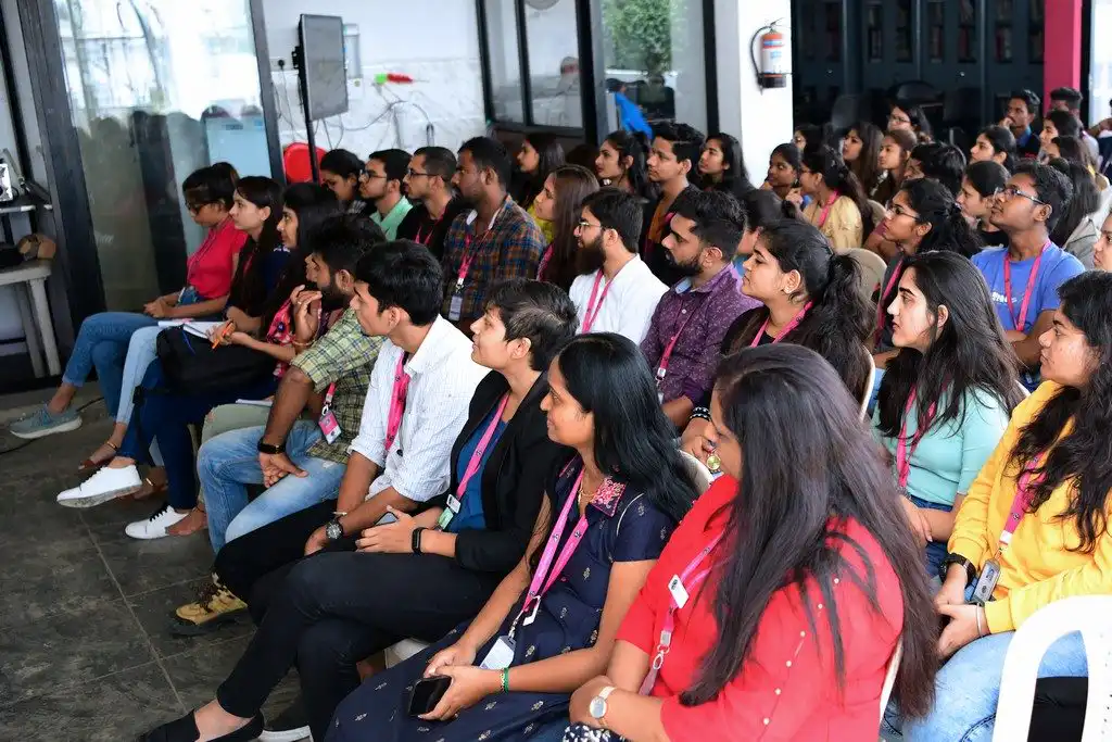 A SESSION ON V-RAY FOR INTERIOR AND JEWELLERY DESIGN DEPARTMENT