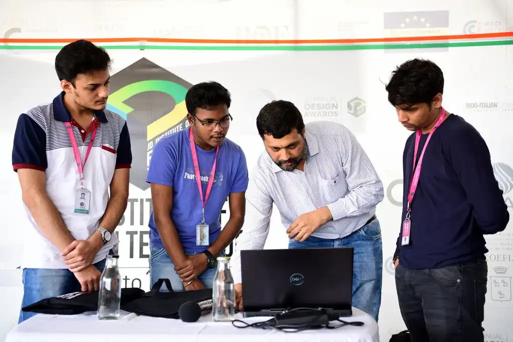 A SESSION ON V-RAY FOR INTERIOR AND JEWELLERY DESIGN DEPARTMENT