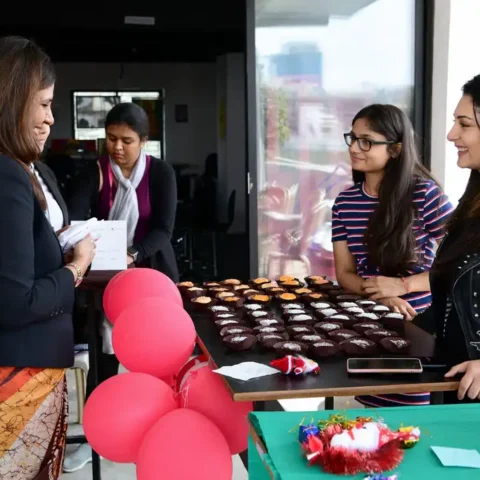 JEDIIIANS TURN INTO BAKERS TO CELEBRATE CHRISTMAS (23)