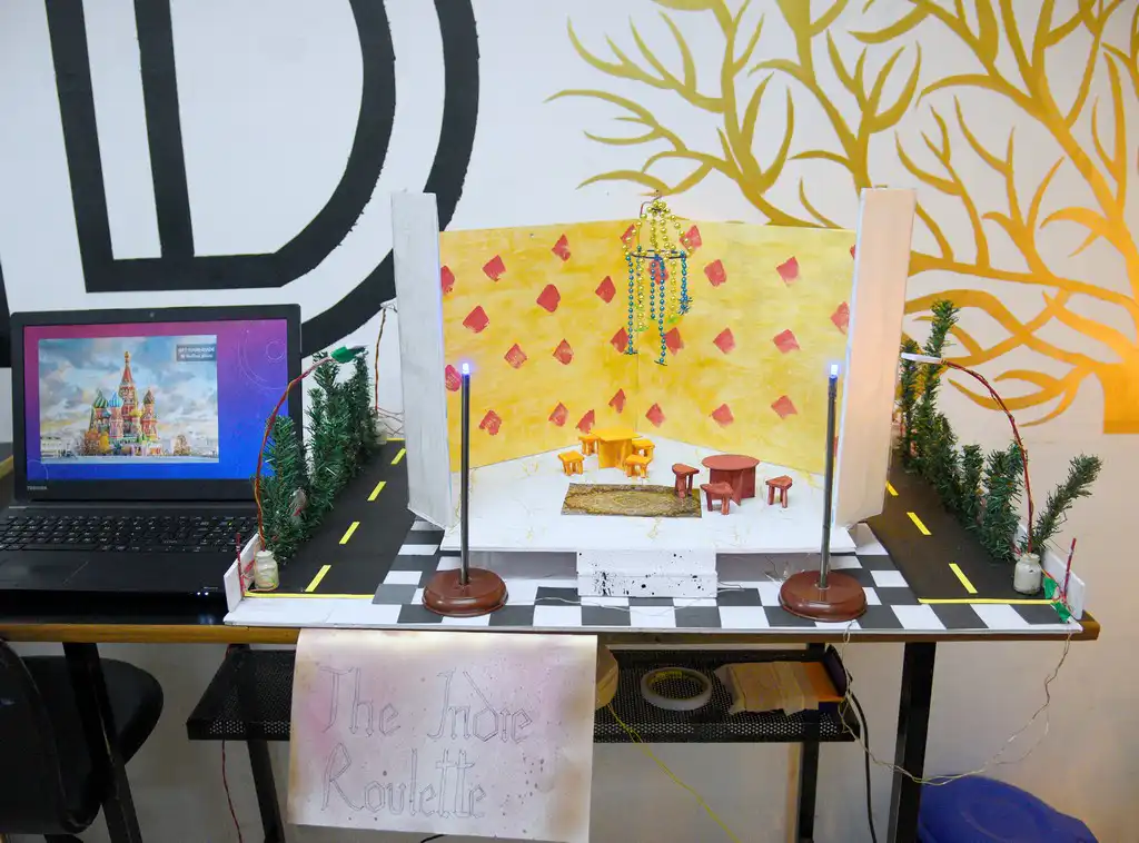 STUDENTS OF INTERIOR DESIGN DISPLAY MINIATURE RETAIL SPACE LAYOUTS 13