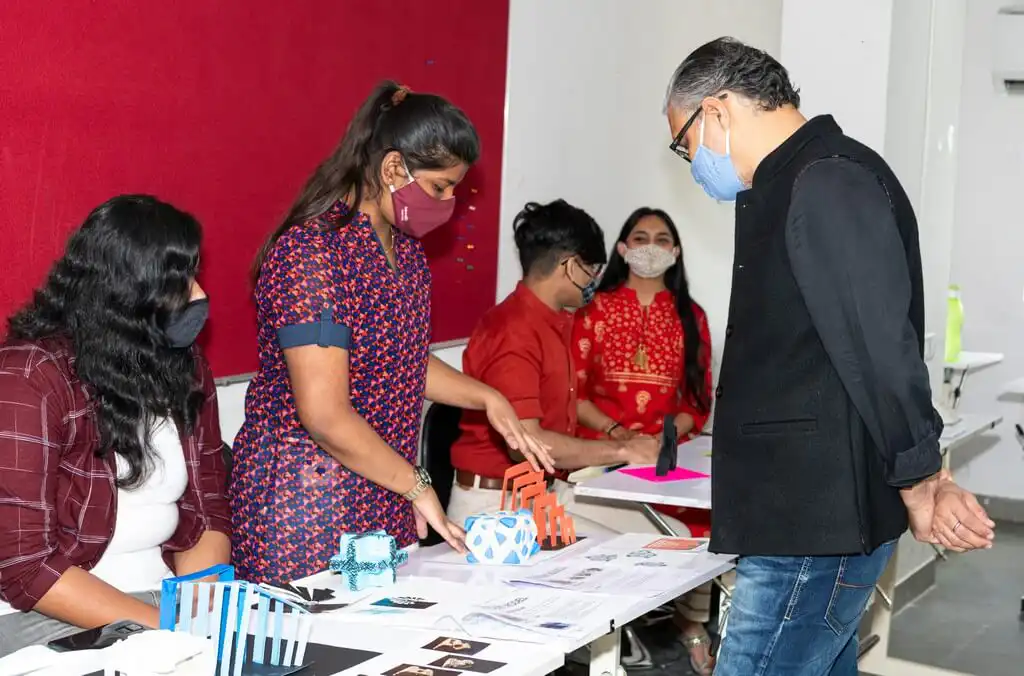 Exploring Fundamentals of Design (13)