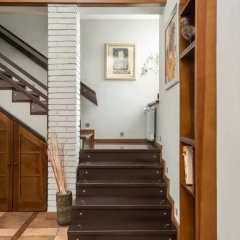 Types of stairs seen in interior design