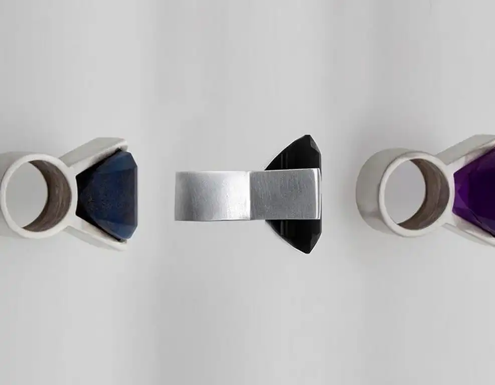 What is Contemporary Jewellery?