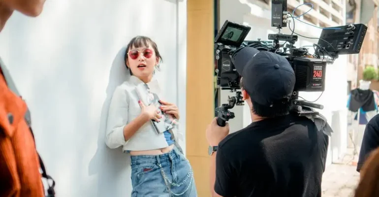 Difference between Editorial and Commercial Shoot
