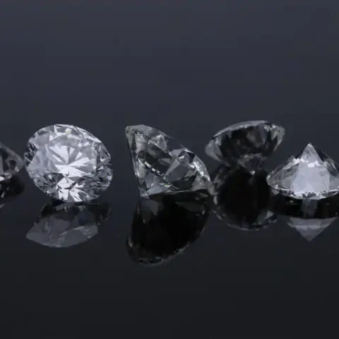 Diamonds – How to identify if they are Fake or Real?