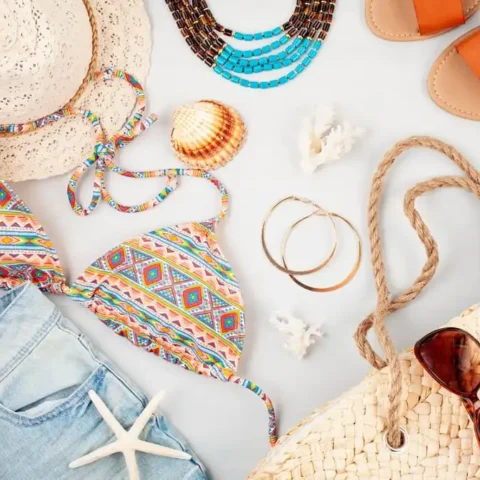 SUMMER 2021 HAIR AND MAKEUP TRENDS
