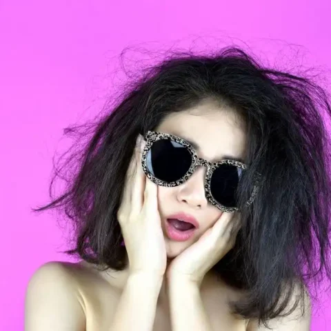 Keep hair frizz at bay: 4 quick tricks to groom your tresses