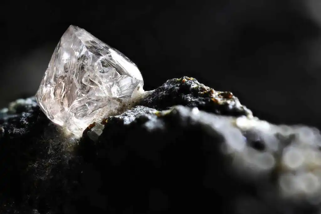 Synthetic Diamonds - Breakthrough Gem Material that beats Mined Diamonds
