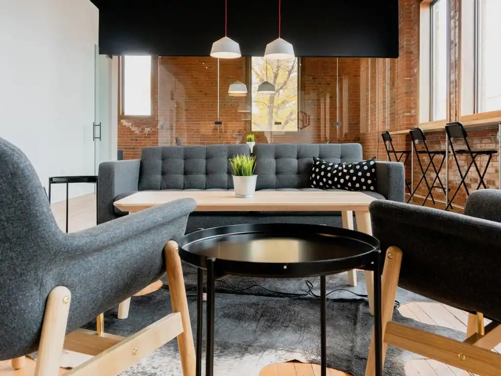 Types of raw materials used to make furniture