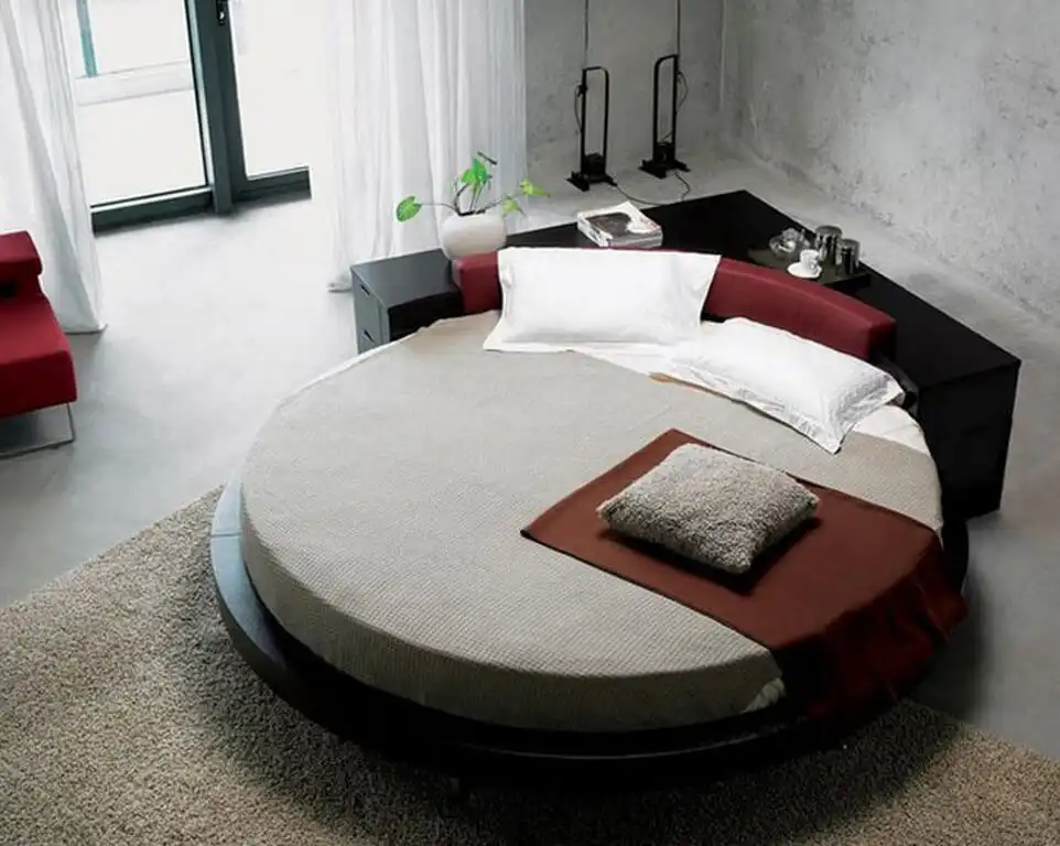 Pros and cons of round beds
