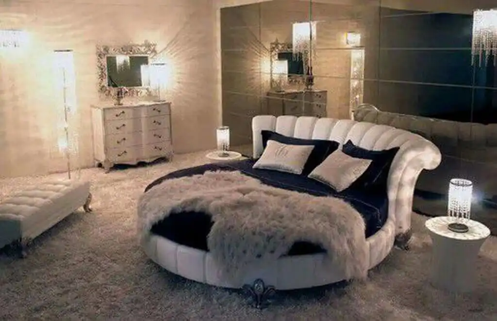 Pros and cons of round beds
