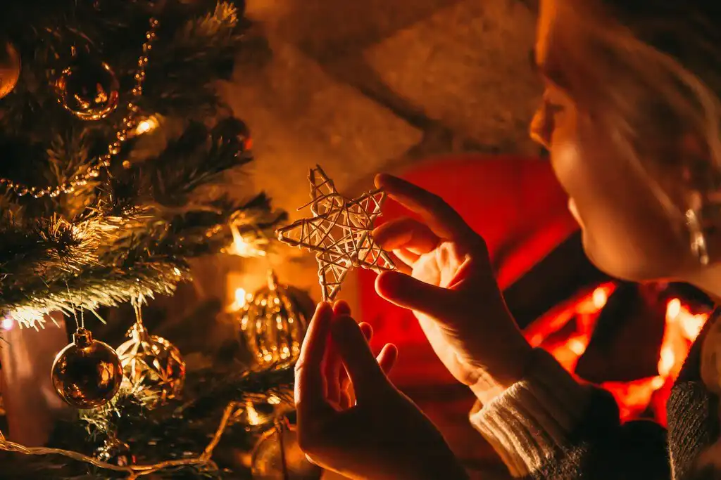 Interior Decor Ideas to Decorate for Christmas 2021