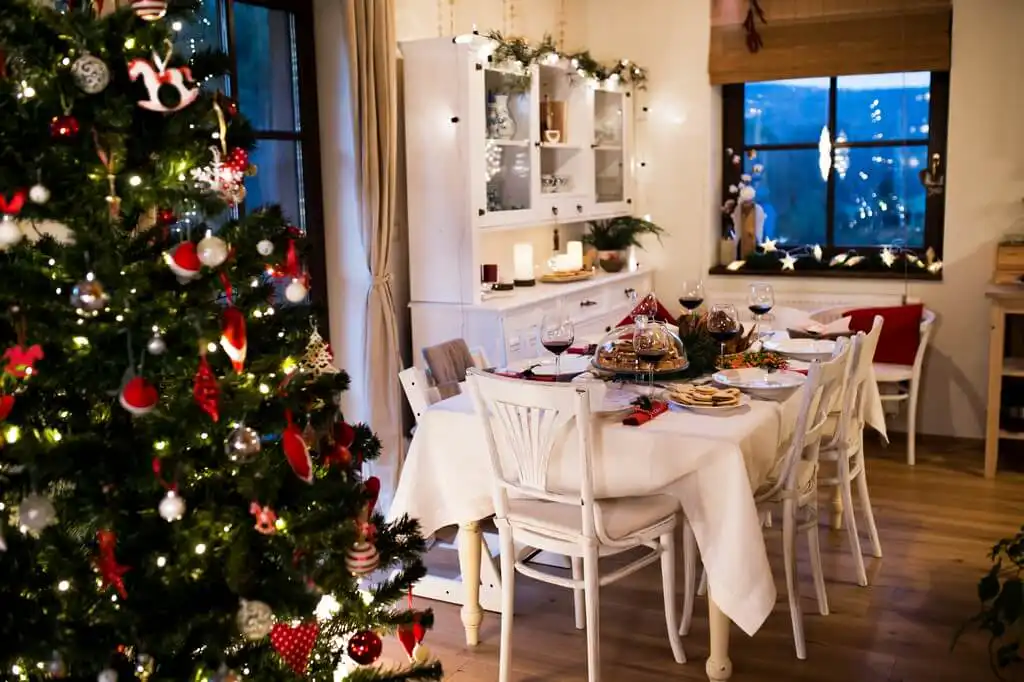Interior Decor Ideas to Decorate for Christmas 2021
