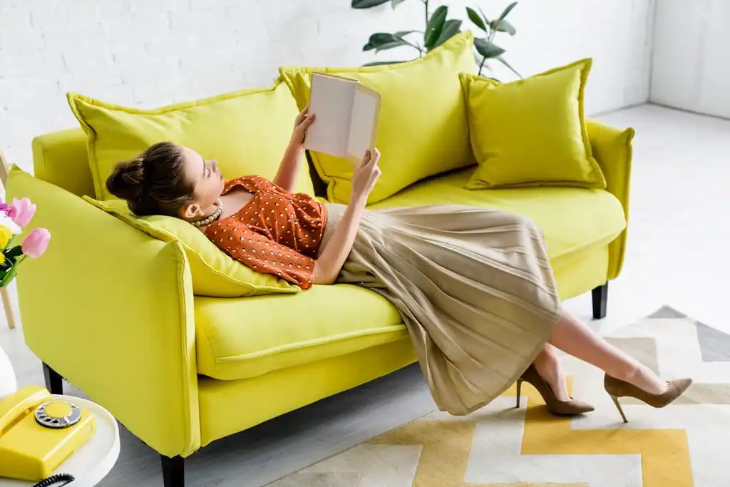 Warm colors make a comeback in 2021- Interior design