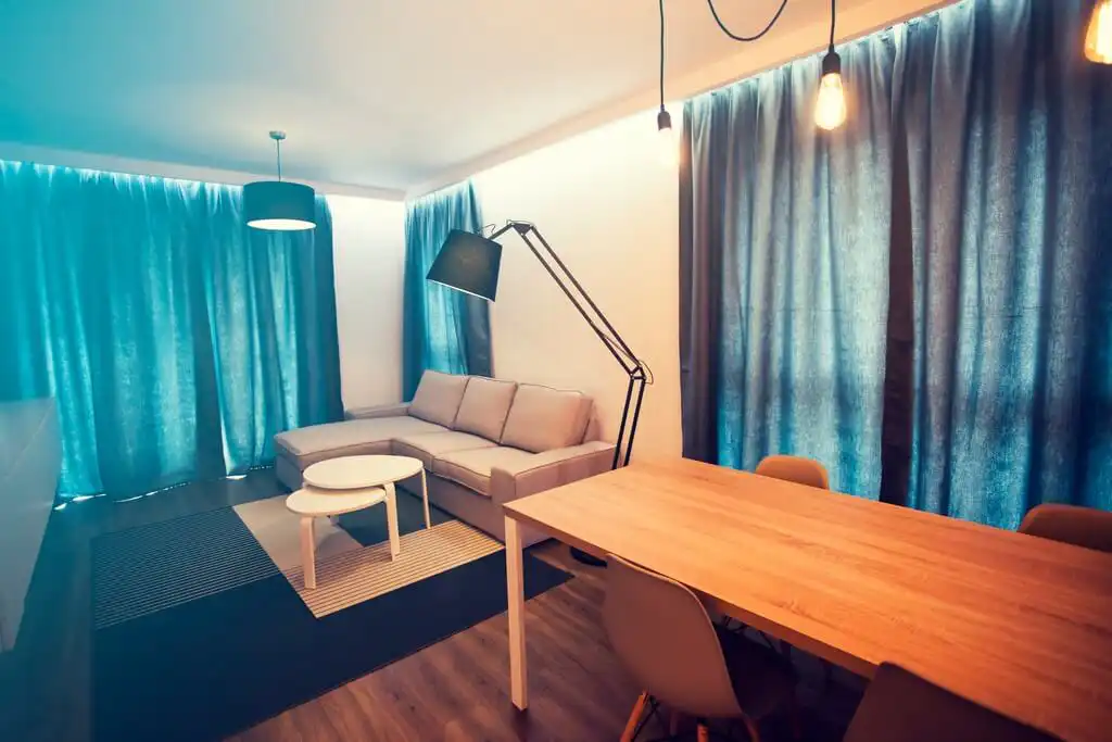 Curtains vs drapes: How are the two different?