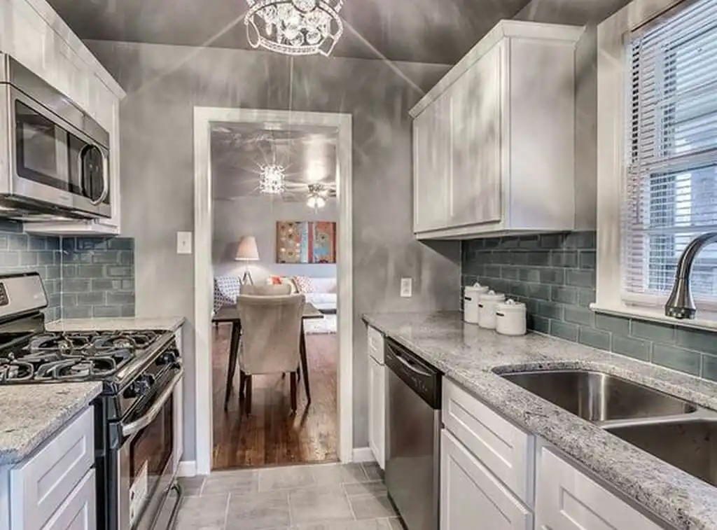 Galley Kitchen: 5 Advantages of kitchen layout
