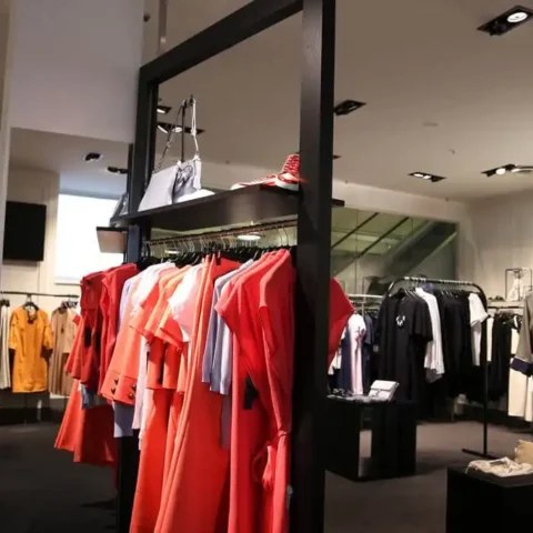 Merchandising – Get noticed!