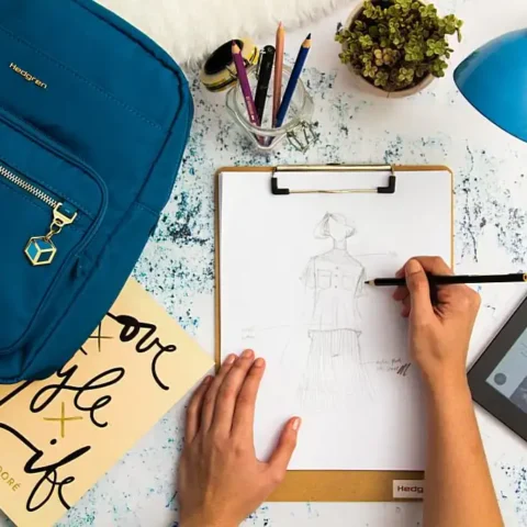 Fashion Design: What Should Be In Your Bag?
