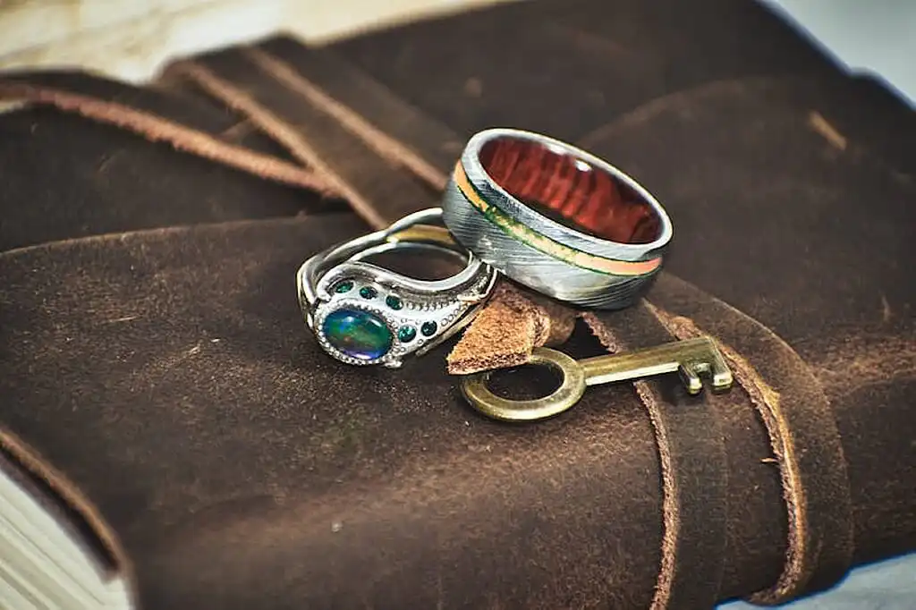 Collecting Vintage Jewellery Rings