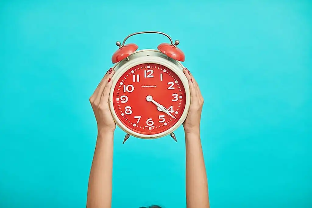 What are the benefits of weekend courses? Who can benefit from it?