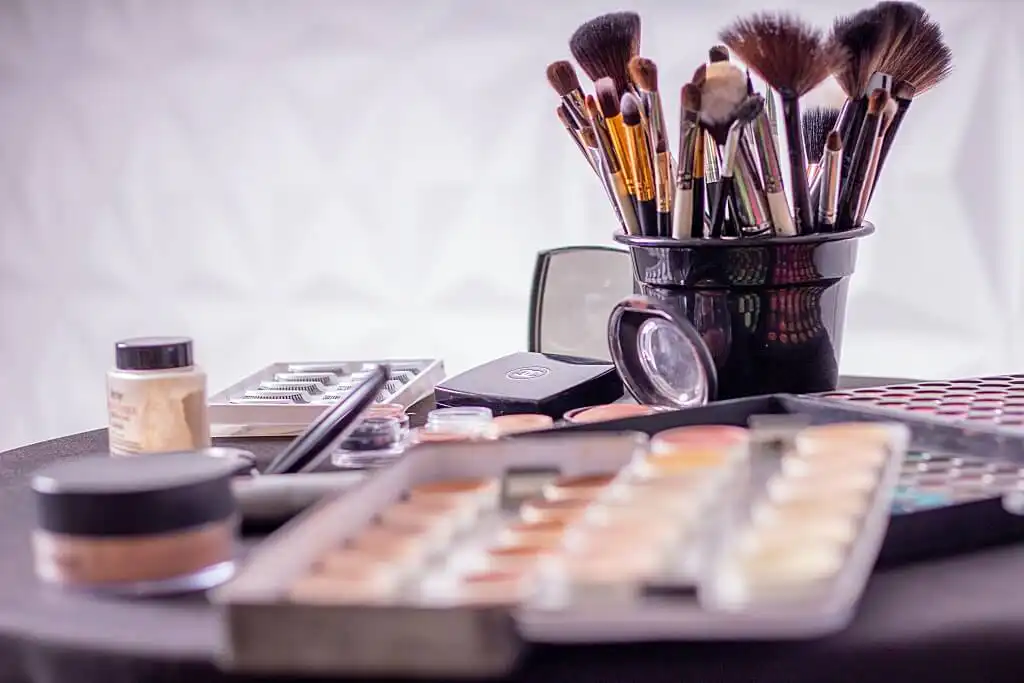 Professional Makeup Course - Perks of Learning the Art of Makeup (1) Professional Makeup Course Perks of Learning the Art of Makeup (1)