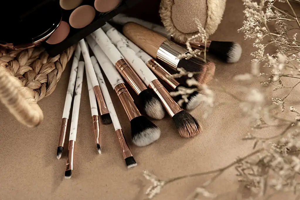 Makeup Hygiene 101 Makeup Kit Hygiene and Maintenance Tips (3) Makeup Hygiene 101 Makeup Kit Hygiene and Maintenance Tips (3)